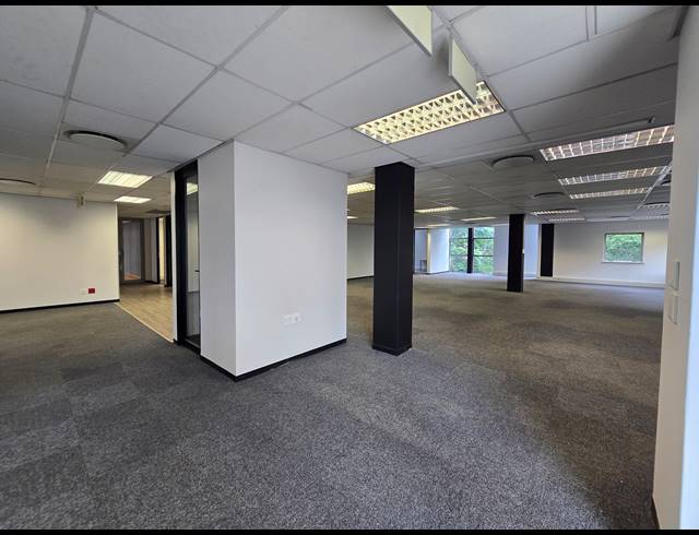 669M² OFFICE TO LET IN BRYANSTON